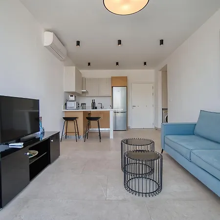 Avenue 202 1 Bed شقة بافوس